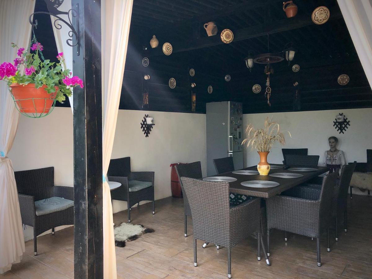 Casa Paunescu Milostea Exterior foto